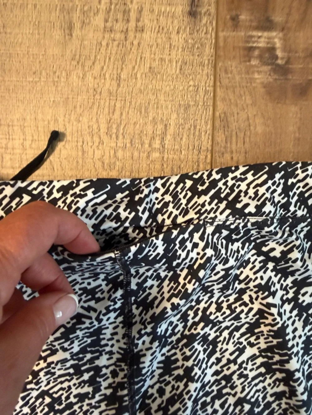 Nike Pronto Essential Running Cropped Leggings Black & White Pattern Size XL